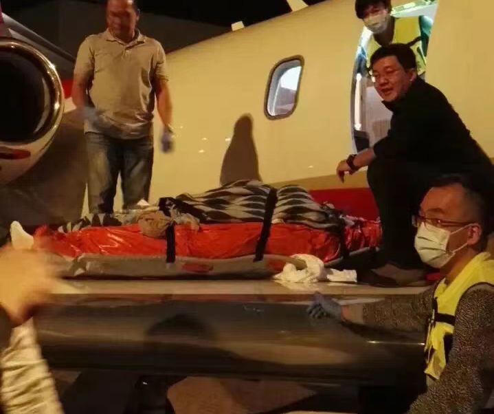 共和县香港出入境救护车出租